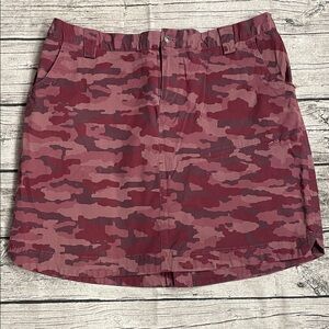 Duluth Trading Co Maroon Camo Skirt